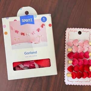Spritz Pink Heart Garland Set and Valentines Barlettes